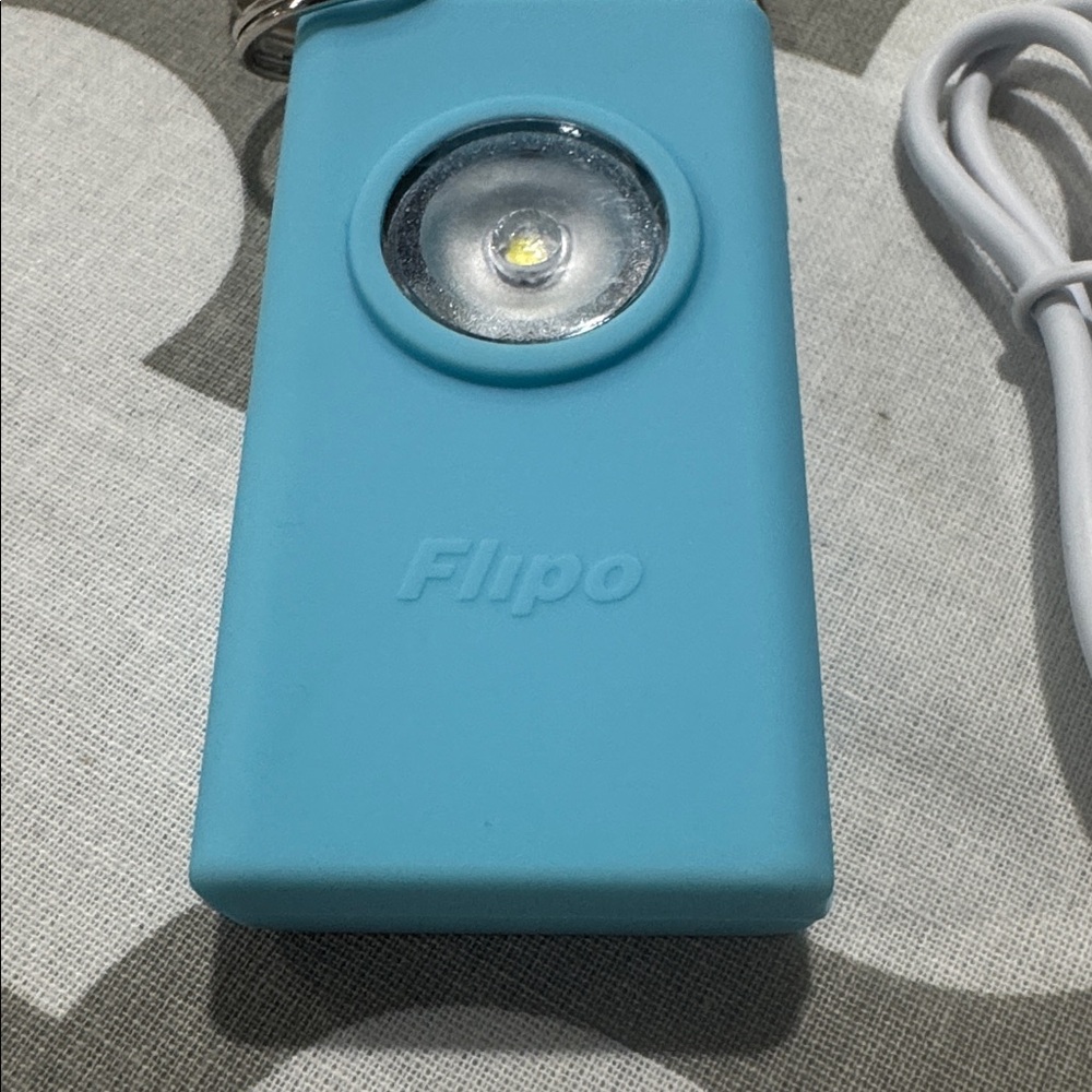 Flipo Keychain LED Light Micro Guard - Picture 2 of 5